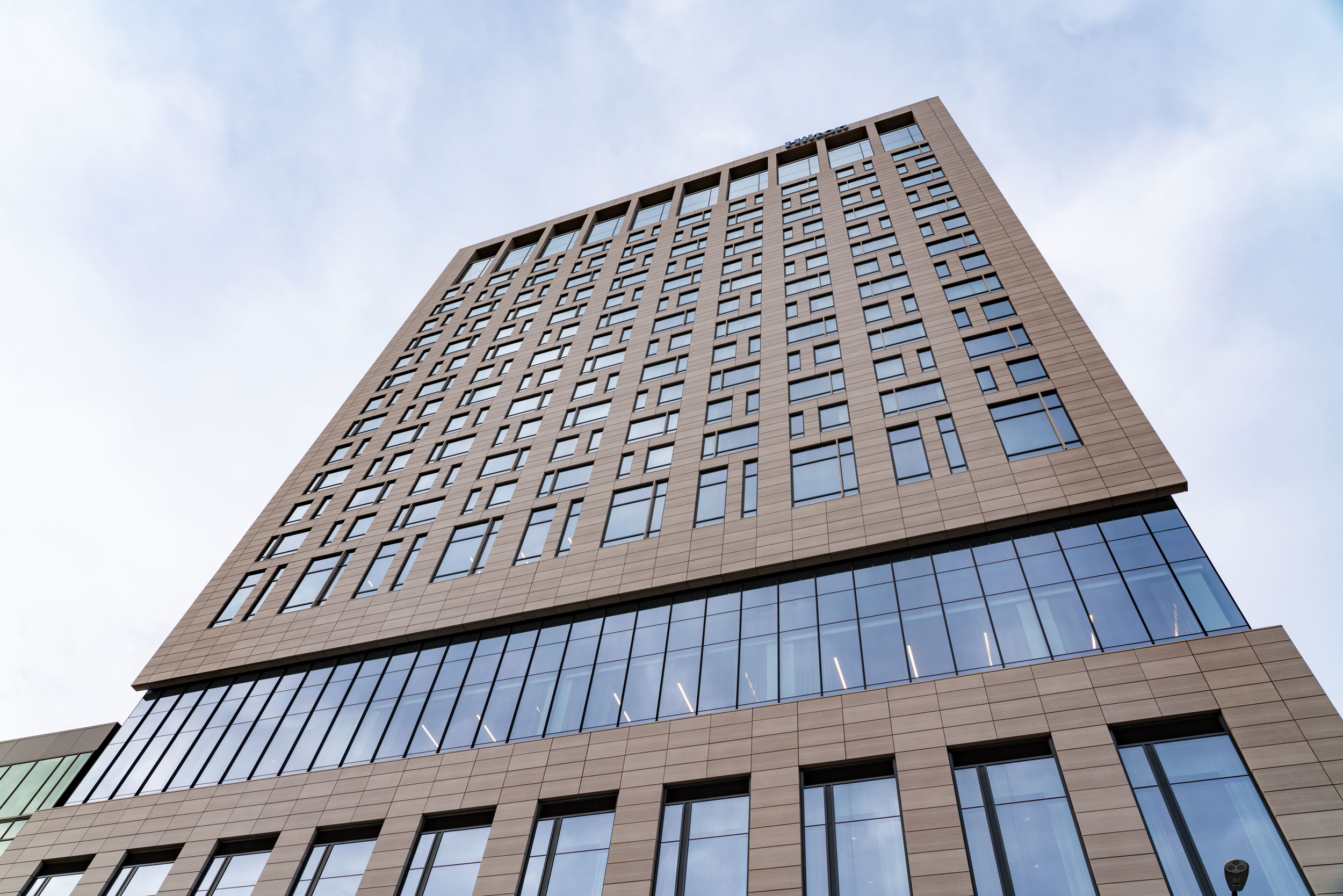 Hilton Rochester, Mayo Clinic, HGA, Pure Freeform, Zebra Limestone, Metal Panels, Lumiflon, Photography Phalanx Studios