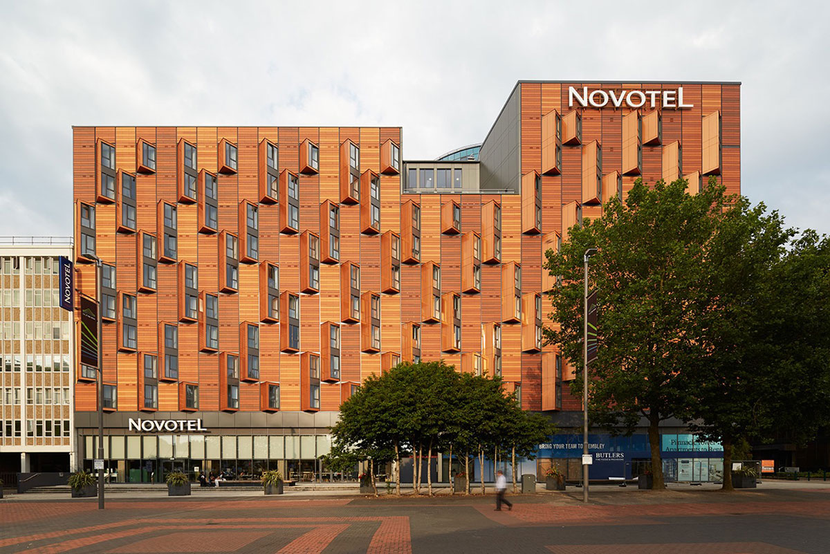 Novotel Hotel London HTA Design LLP Hunt Thompson Vision Modular Systems ALUCOBOND Spectra Cupral ACM Beckers BeckryFlon Lumiflon FEVE Resin