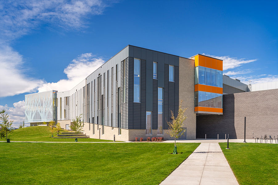 The Joane Cardinal Schubert High School, Calgary, Alberta, Gibbs Gage Architects, Graham Construction